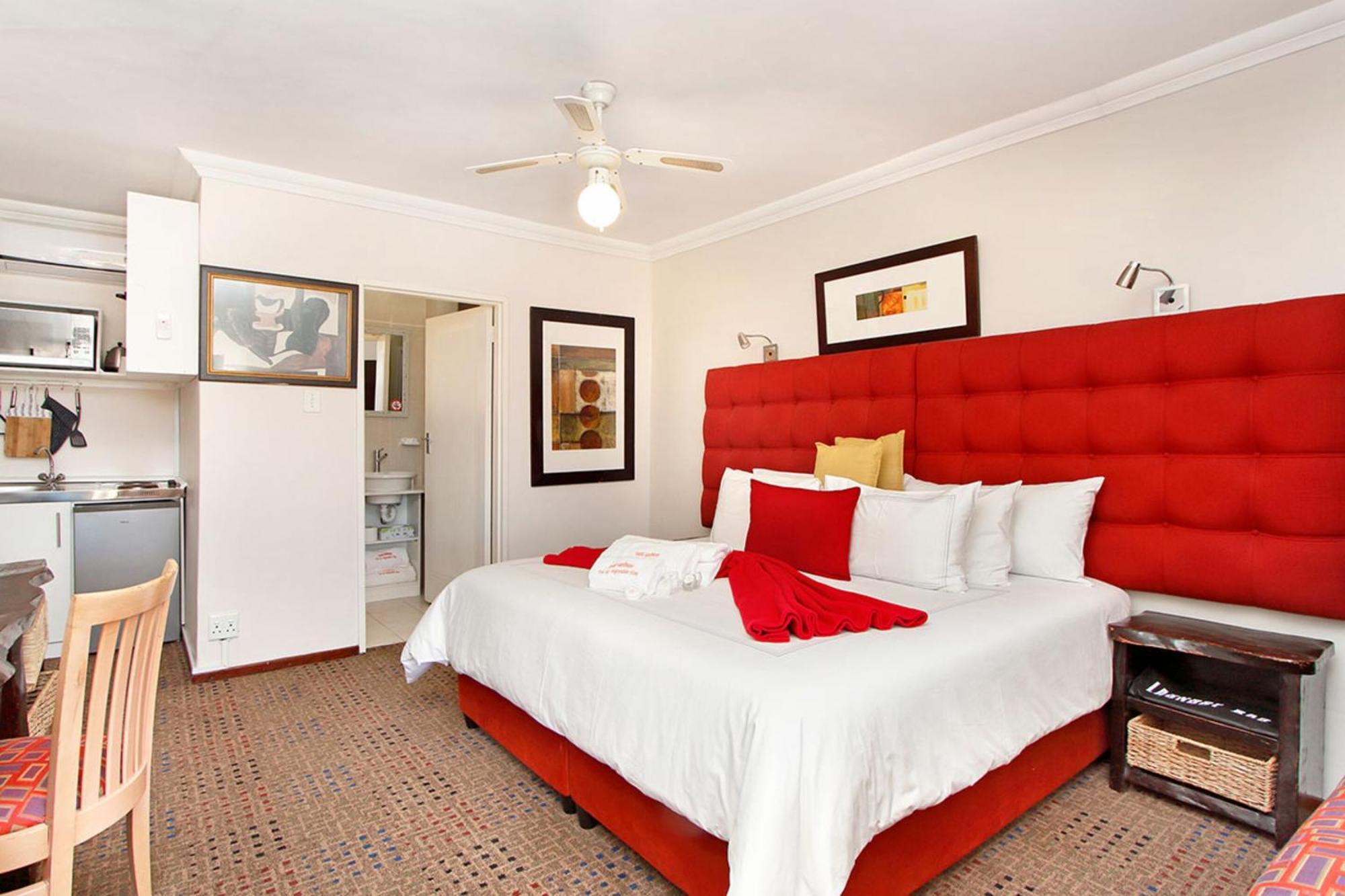 Kwantu Guesthouse 1 Cape Town Exterior photo